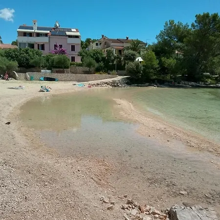 By The Sea Apartment Mali Losinj